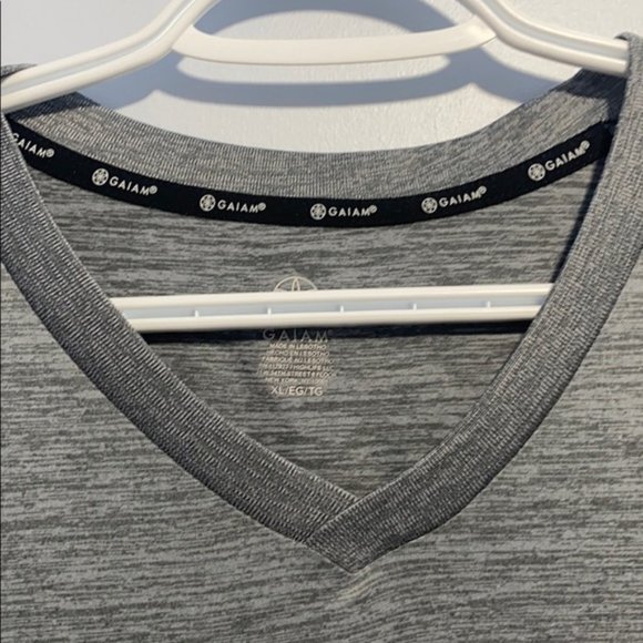 COPY - 🦈 Gaiam Men’s Tee Size XL - Picture 11 of 16